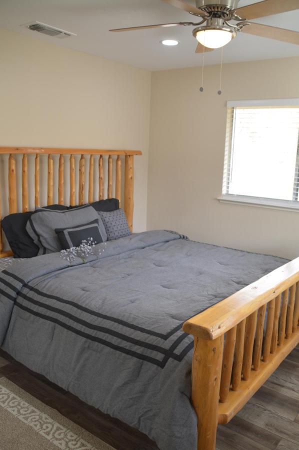 Beautiful 3 Bedroom Home Located Near Yosemite Oakhurst Εξωτερικό φωτογραφία